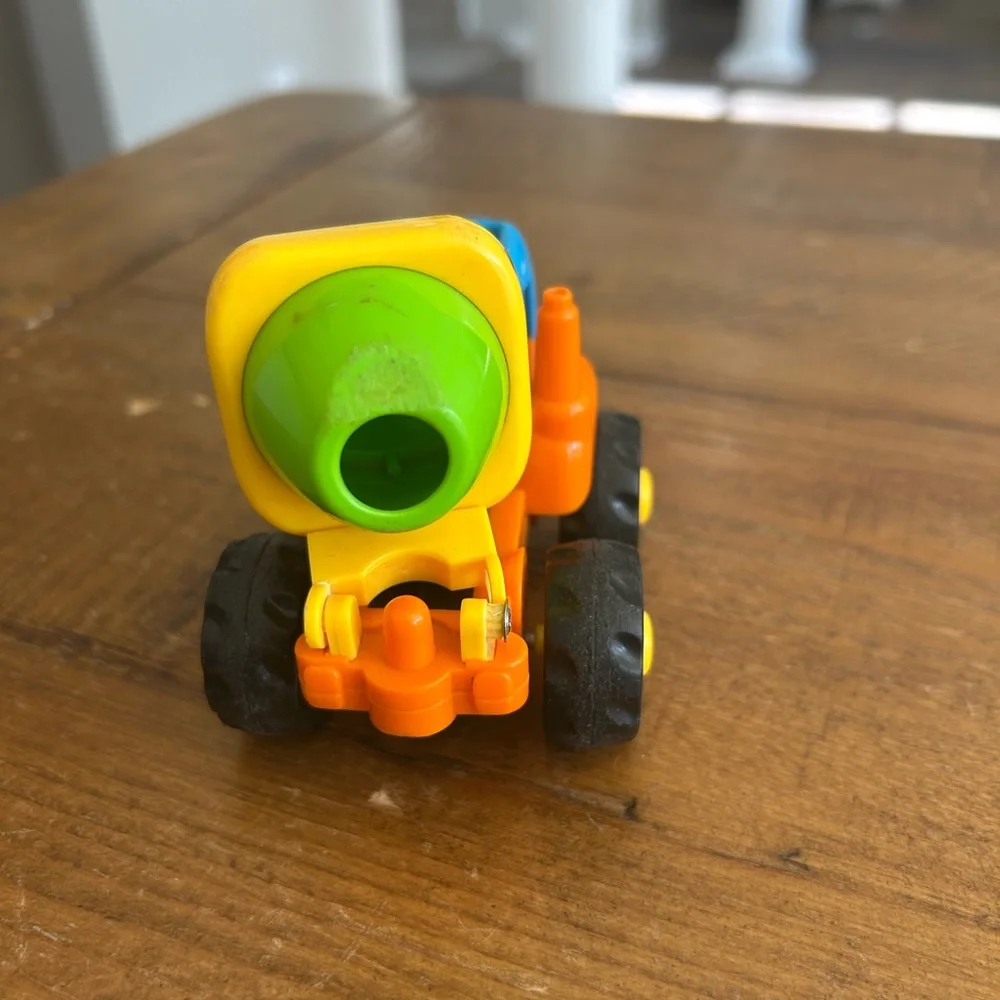 Huile Toys Push And Go Construction Truck Toy cement as is